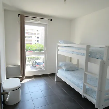 Spacieux T3 Climatise Avec Terrasse A - Fr-1-472-213 *