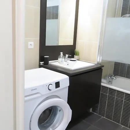 Spacieux T3 Climatise Avec Terrasse A - Fr-1-472-213